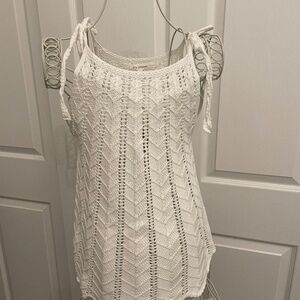 Tank top in white Crochet style